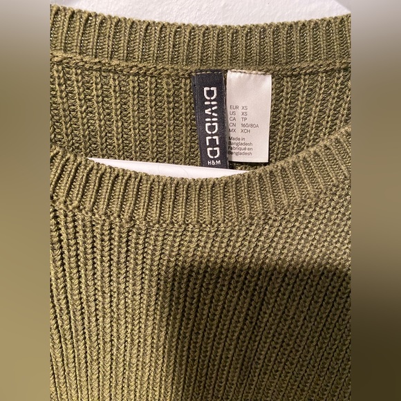 H&M Divided Crew Neck Olive Green Cable Oversized Sweater with Side Zipper - Picture 4 of 5